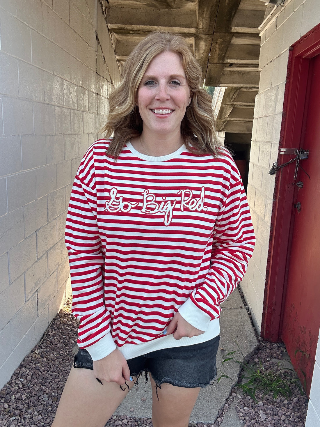 Go Big Red Simple Script Crewneck