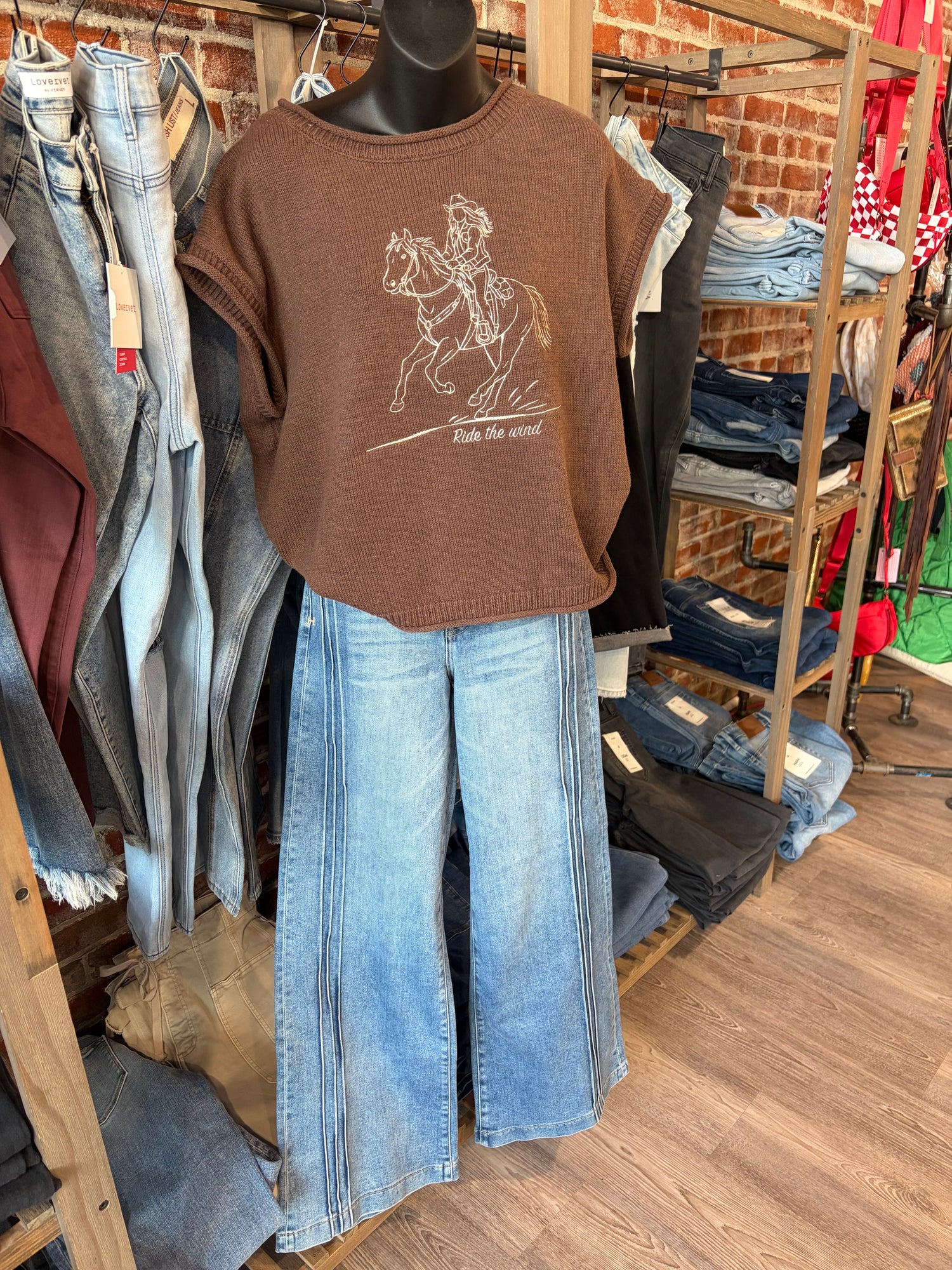 Hidden- Happi comfort flare-dark wash